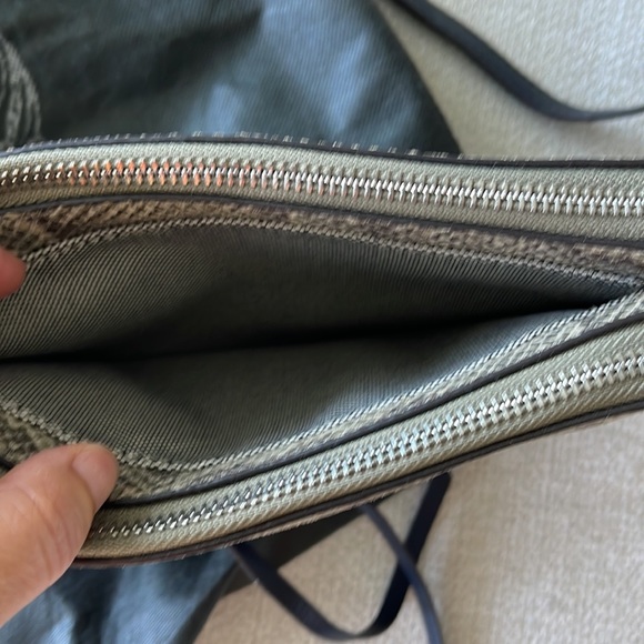 VINCE CAMUTO - Snake Print Crossbody Bag - Picture 5 of 8